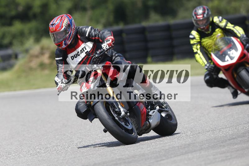 /27 12.06.2025 Ducati Schweiz Trackday Warmup  ADR/blau-bleu/13